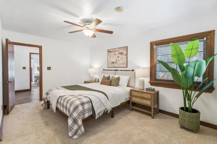 916 Sunset Dr, Vista, California 92081