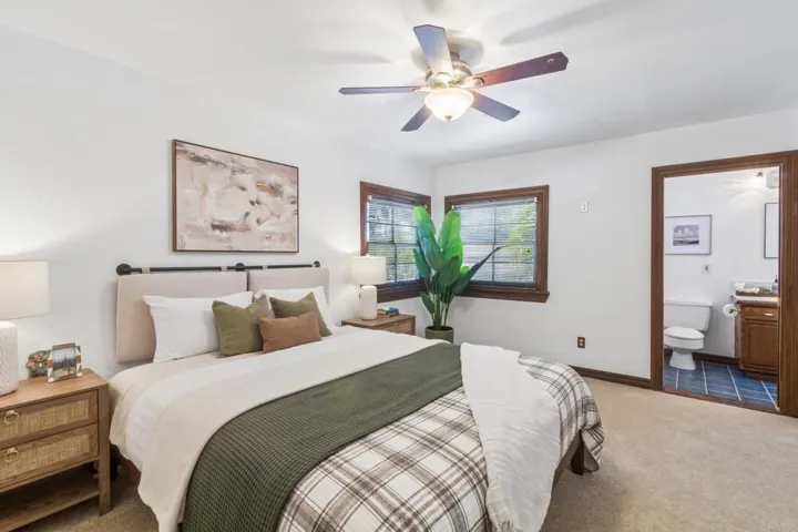 916 Sunset Dr, Vista, California 92081