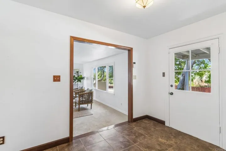 916 Sunset Dr, Vista, California 92081