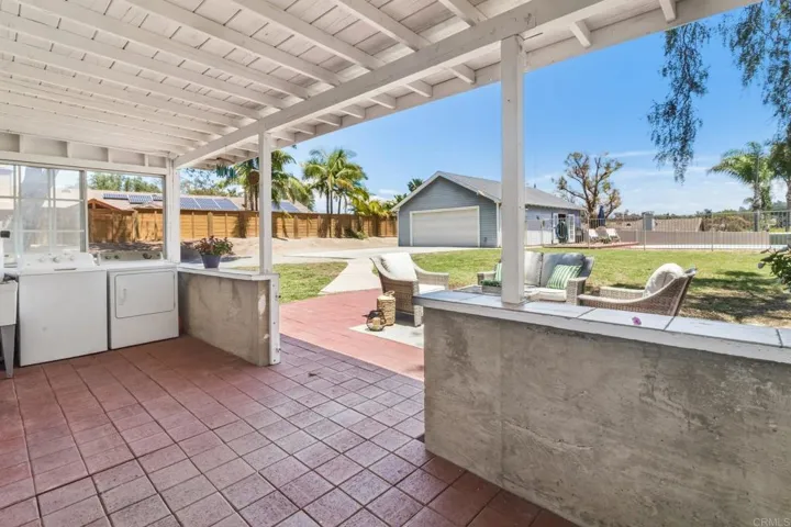 916 Sunset Dr, Vista, California 92081