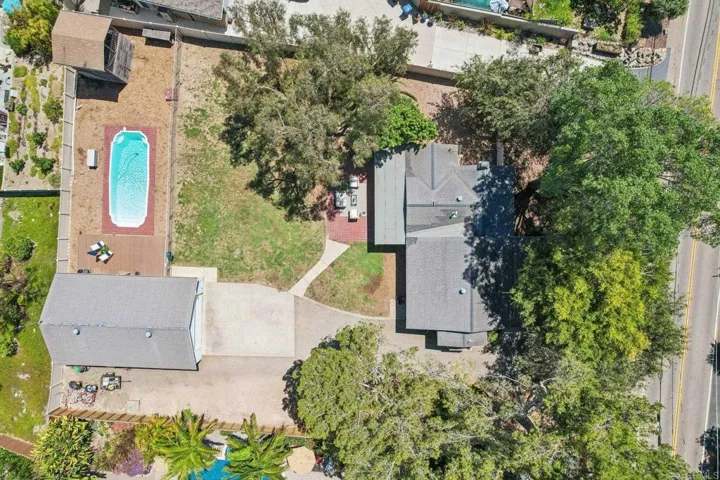 916 Sunset Dr, Vista, California 92081