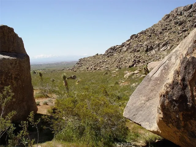 1 Susie Lane, Apple Valley, California 92307
