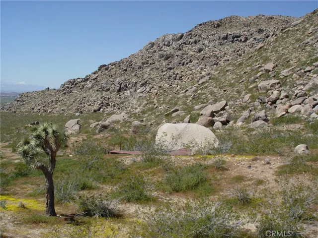 1 Susie Lane, Apple Valley, California 92307