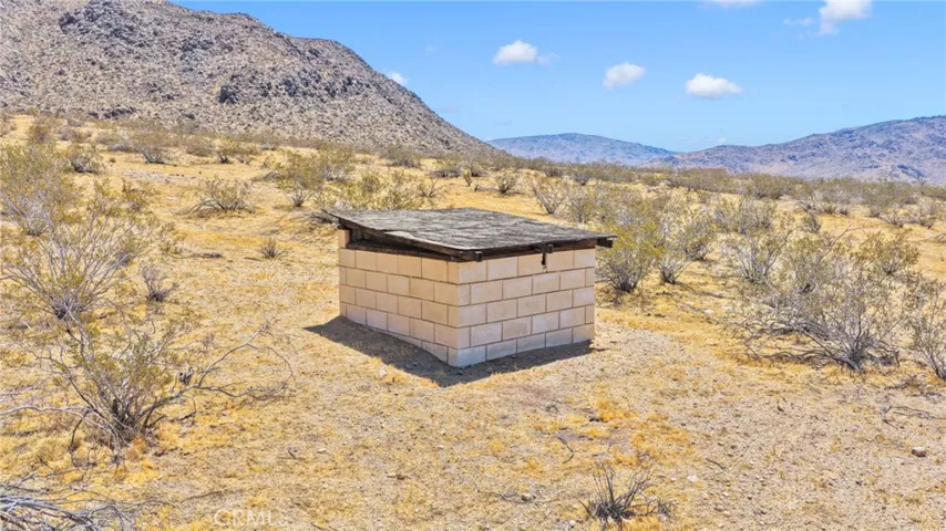 1 Susie Lane, Apple Valley, California 92307