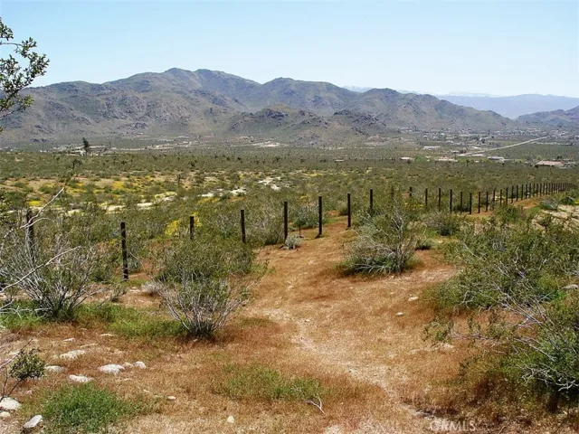 1 Susie Lane, Apple Valley, California 92307