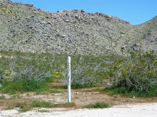 1 Susie Lane, Apple Valley, California 92307