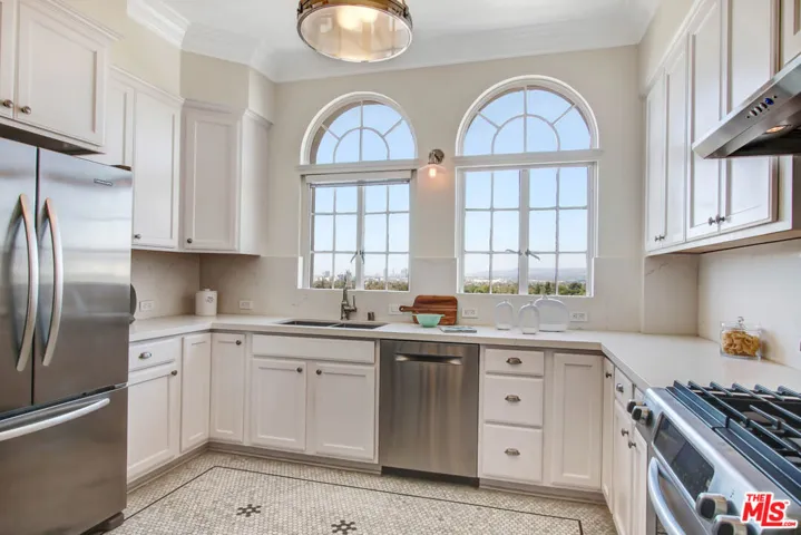 450 N Rossmore Avenue 1002, Los Angeles, California 90004