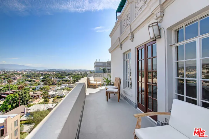 450 N Rossmore Avenue 1002, Los Angeles, California 90004
