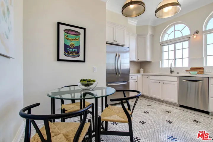 450 N Rossmore Avenue 1002, Los Angeles, California 90004