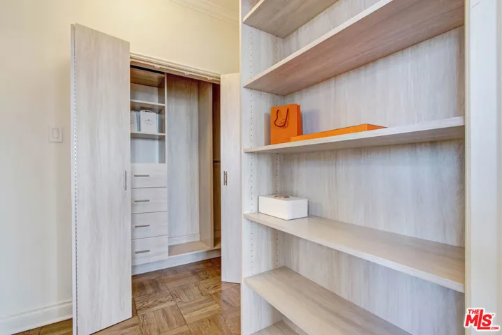 450 N Rossmore Avenue 1002, Los Angeles, California 90004