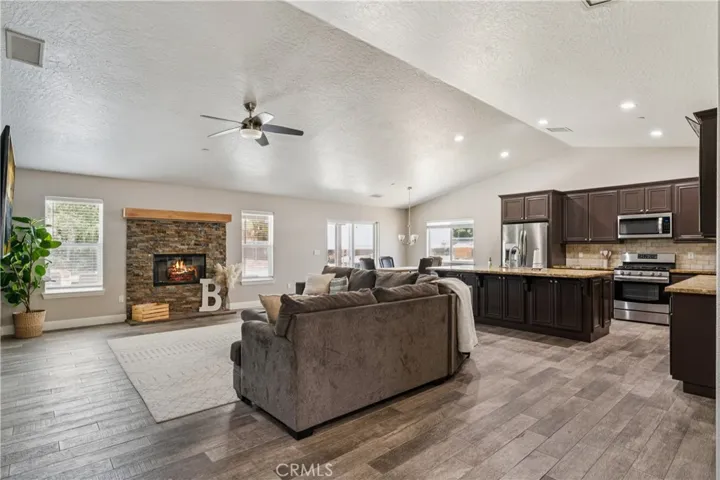 18103 Manzanita, Hesperia, California 92345
