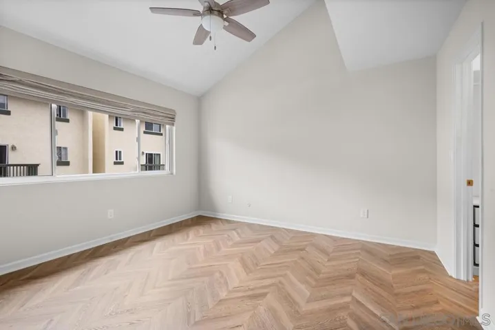5575 Caminito Roberto, San Diego, California 92111
