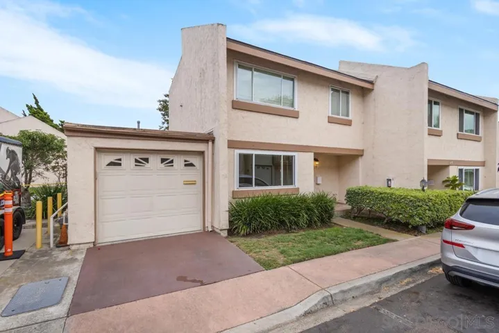 5575 Caminito Roberto, San Diego, California 92111