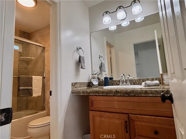 2558 Orange Avenue F, Costa Mesa, California 92627