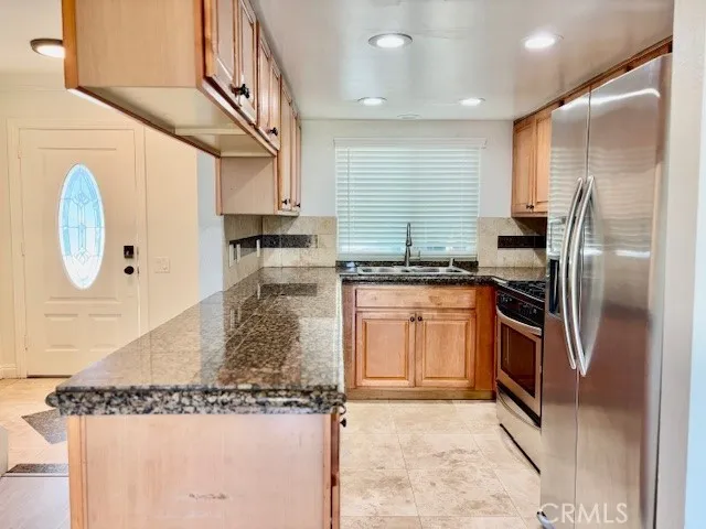 2558 Orange Avenue F, Costa Mesa, California 92627