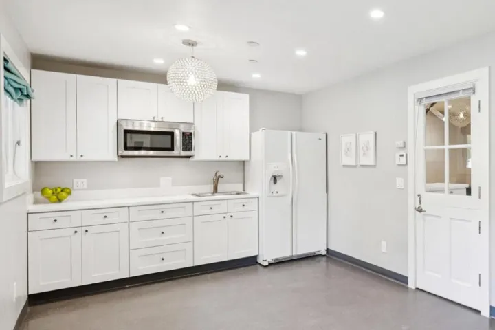 3131 Alameda De Las Pulgas, Menlo Park, California 94025