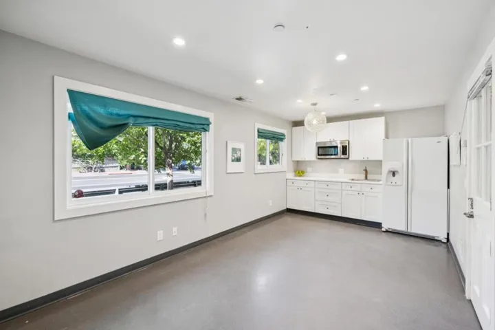 3131 Alameda De Las Pulgas, Menlo Park, California 94025
