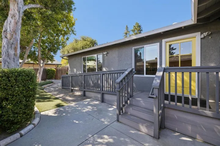 3131 Alameda De Las Pulgas, Menlo Park, California 94025