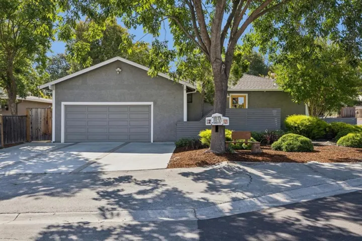 3131 Alameda De Las Pulgas, Menlo Park, California 94025