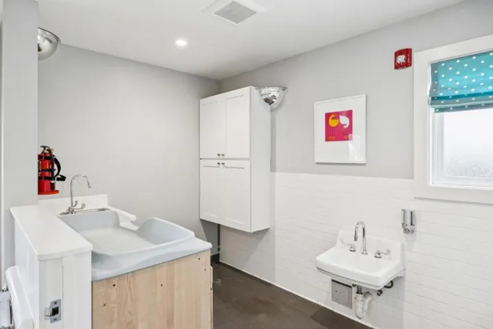 3131 Alameda De Las Pulgas, Menlo Park, California 94025
