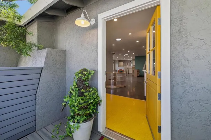 3131 Alameda De Las Pulgas, Menlo Park, California 94025