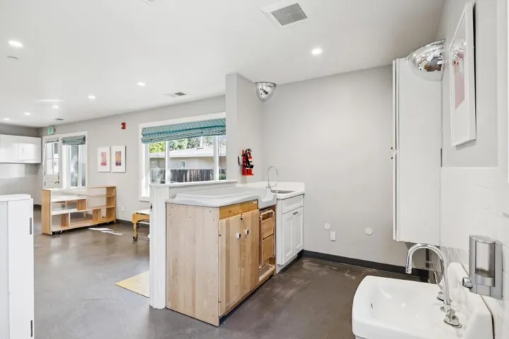3131 Alameda De Las Pulgas, Menlo Park, California 94025