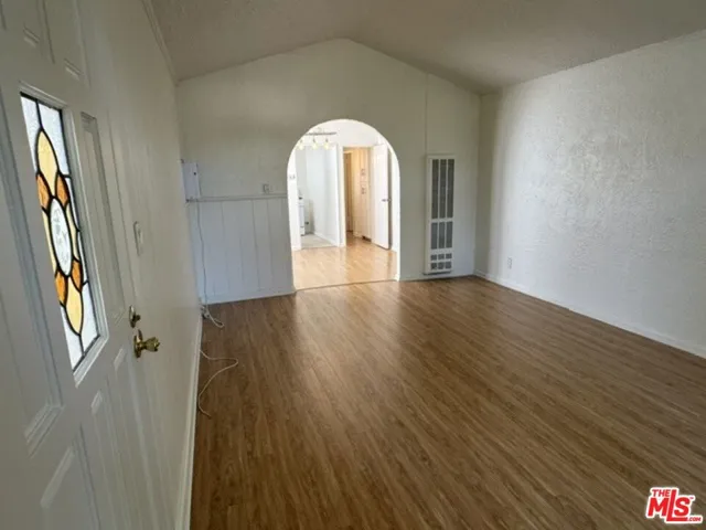 942 Havenhurst Drive, West Hollywood, California 90046