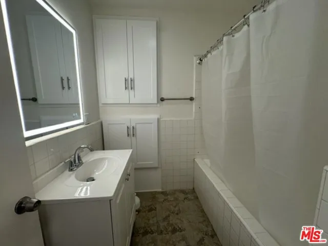 942 Havenhurst Drive, West Hollywood, California 90046
