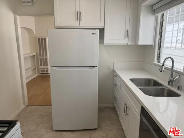 942 Havenhurst Drive, West Hollywood, California 90046