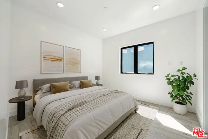 137 N Doheny Drive 1, West Hollywood, California 90048