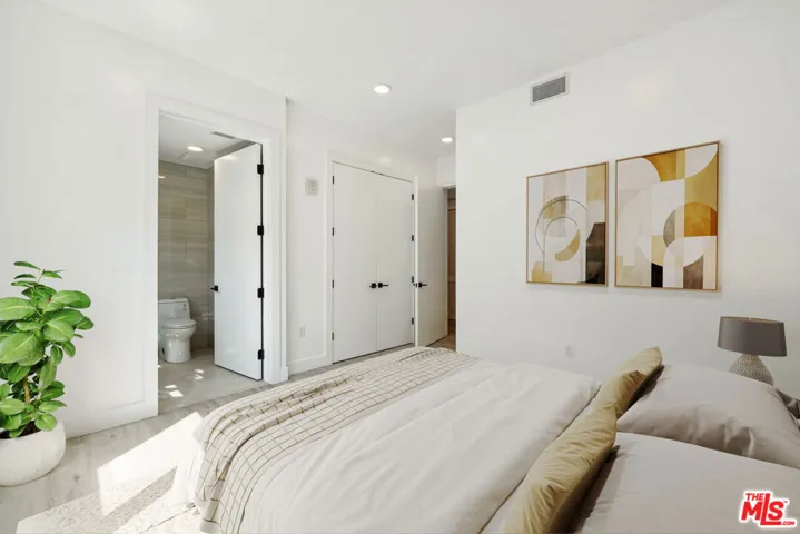 137 N Doheny Drive 1, West Hollywood, California 90048