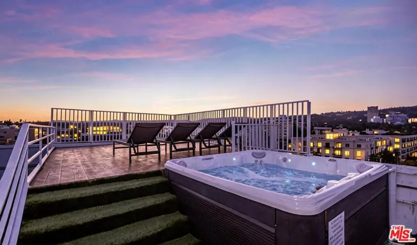 137 N Doheny Drive 1, West Hollywood, California 90048