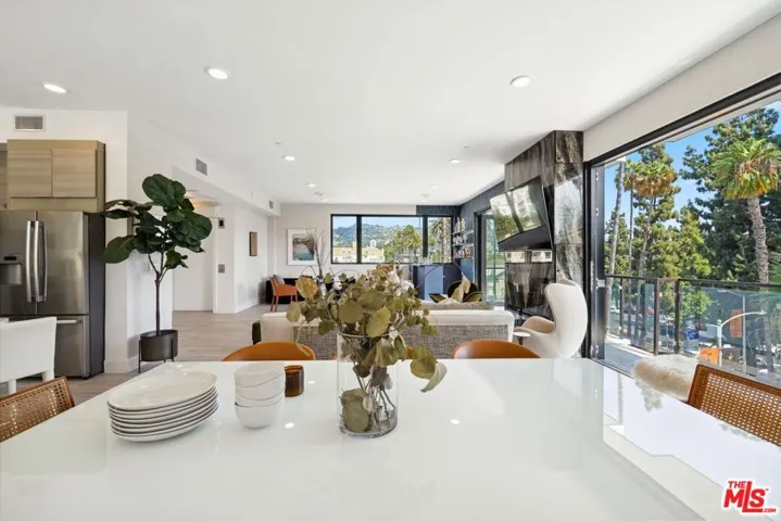 137 N Doheny Drive 1, West Hollywood, California 90048