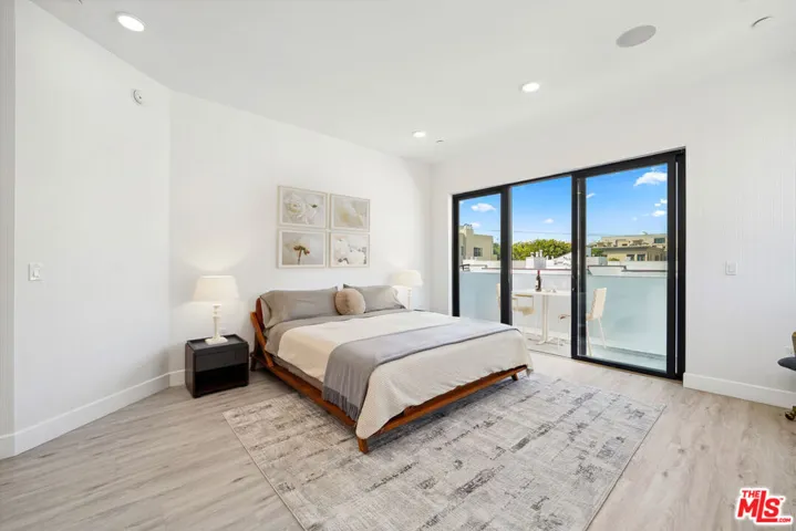137 N Doheny Drive 1, West Hollywood, California 90048