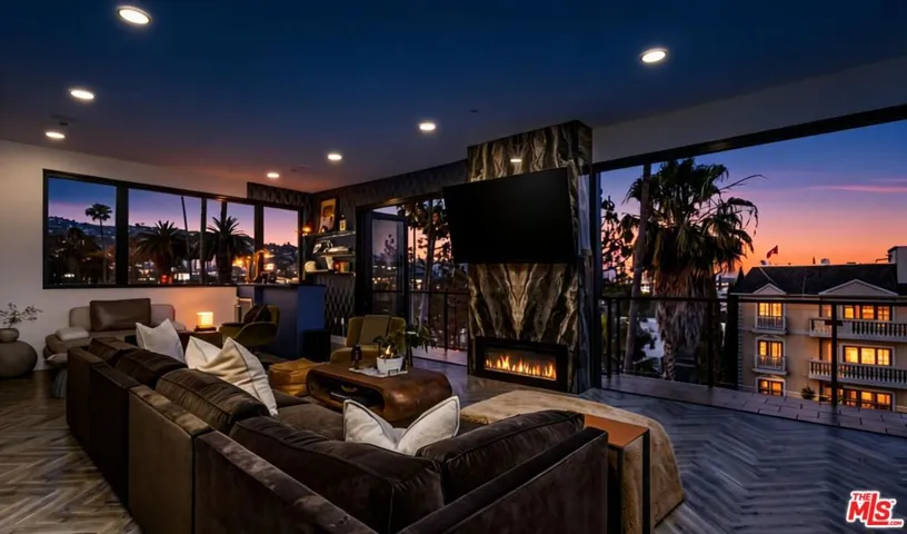 137 N Doheny Drive 1, West Hollywood, California 90048