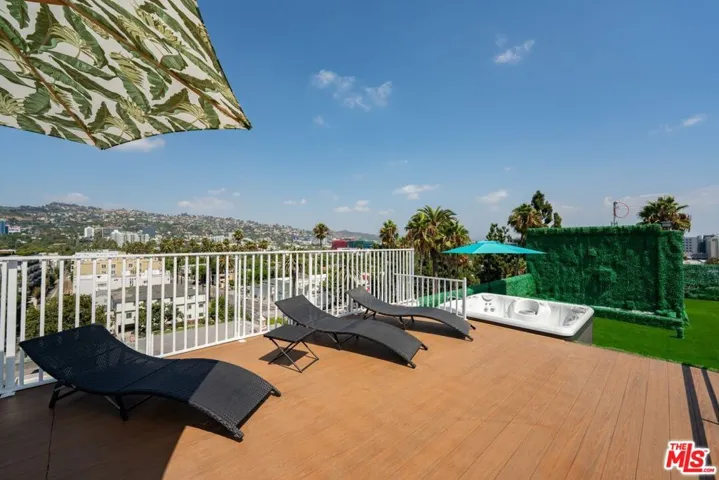 137 N Doheny Drive 1, West Hollywood, California 90048