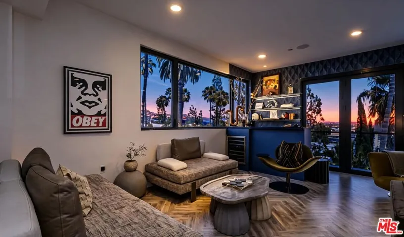 137 N Doheny Drive 1, West Hollywood, California 90048