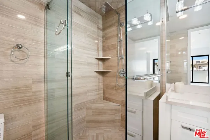 137 N Doheny Drive 1, West Hollywood, California 90048