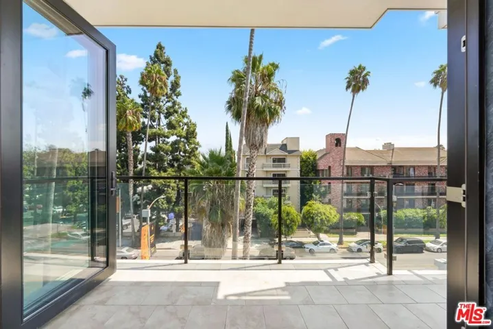 137 N Doheny Drive 1, West Hollywood, California 90048