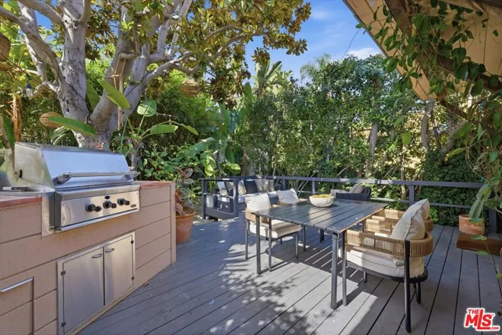 8924 Ashcroft Avenue, West Hollywood, California 90048