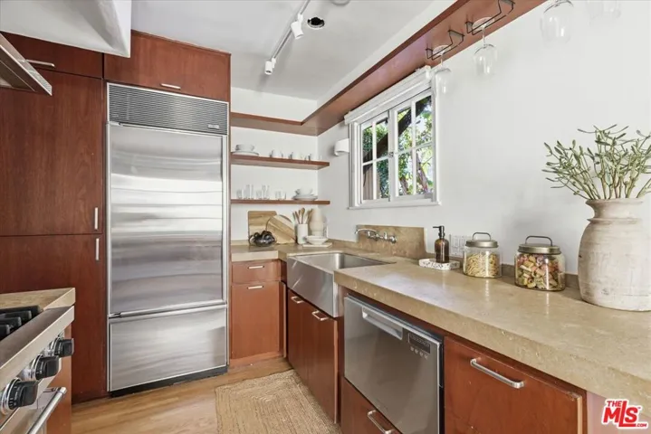 8924 Ashcroft Avenue, West Hollywood, California 90048