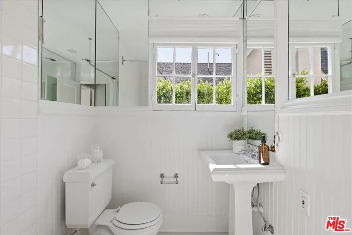 8924 Ashcroft Avenue, West Hollywood, California 90048