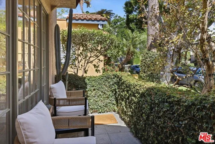8924 Ashcroft Avenue, West Hollywood, California 90048