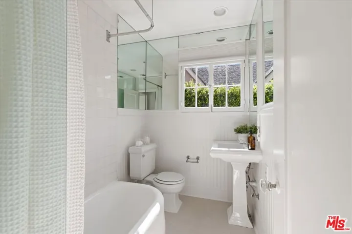 8924 Ashcroft Avenue, West Hollywood, California 90048