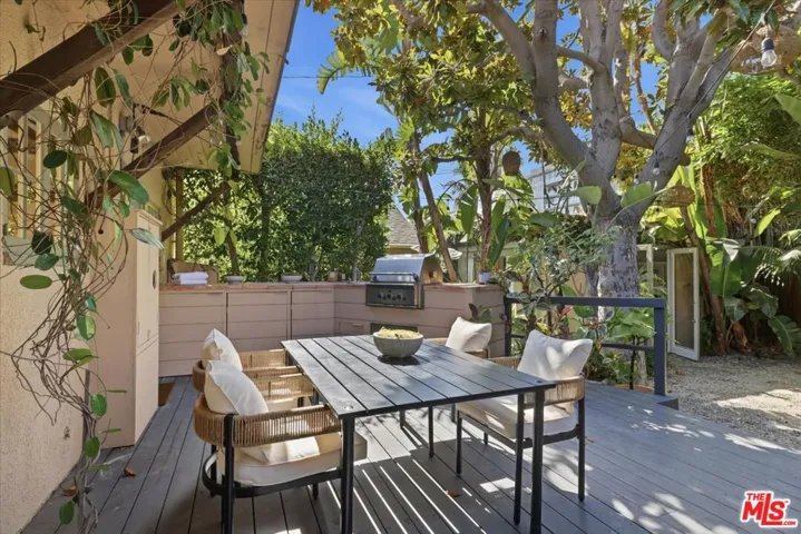 8924 Ashcroft Avenue, West Hollywood, California 90048