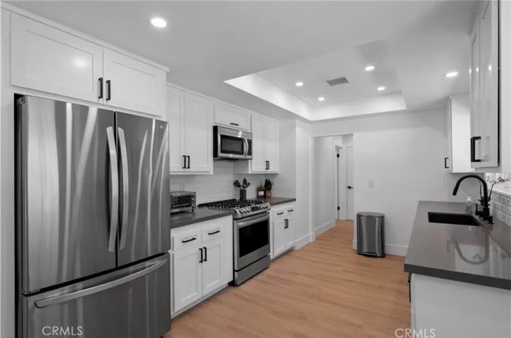 4240 Kingfisher Road, Calabasas, California 91302