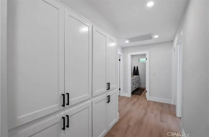 4240 Kingfisher Road, Calabasas, California 91302