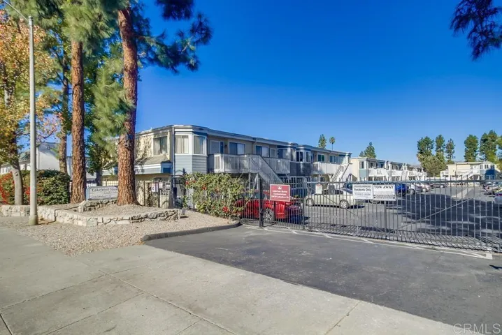 12616 Lakeshore Drive, Lakeside, California 92040