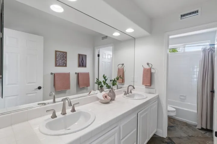 1542 Glasgow Ln, Escondido, California 92027