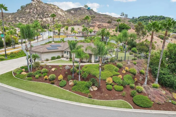 1542 Glasgow Ln, Escondido, California 92027